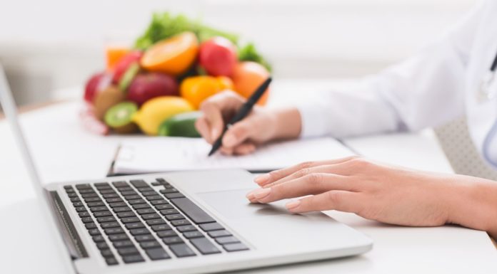 Офисная диета, или Как сохранить форму, сидя за компьютером?