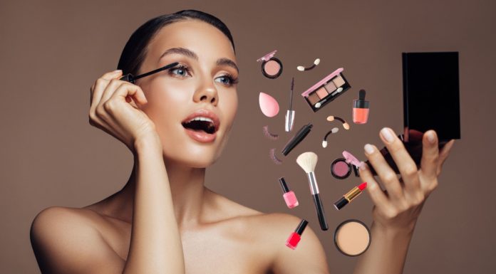 Как обмануть возраст? Подборка советов по макияжу