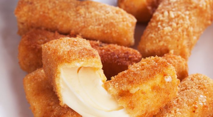 Картофельные палочки с сыром