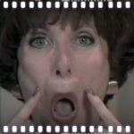 Упражнение на разглаживание носогубных складок