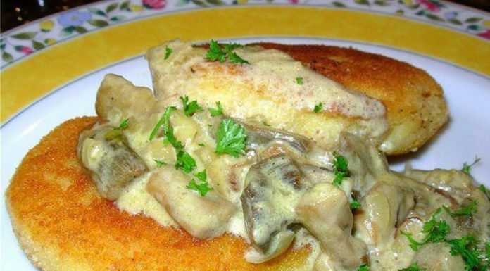 Картофельные котлеты с грибной подливкой или начинкой из шампиньонов!