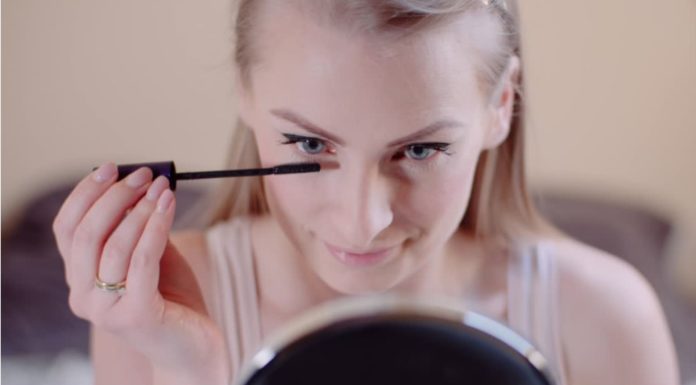 Хитрости макияжа, чтобы зрительно увеличить глаза