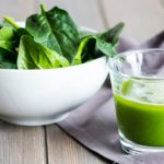 Польза шпината и рецепт салата из шпината на завтрак