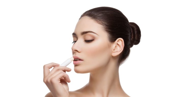 Как выбрать правильную гигиеническую помаду