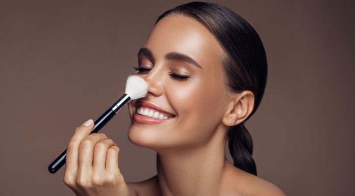 Как правильно наносить румяна на лицо